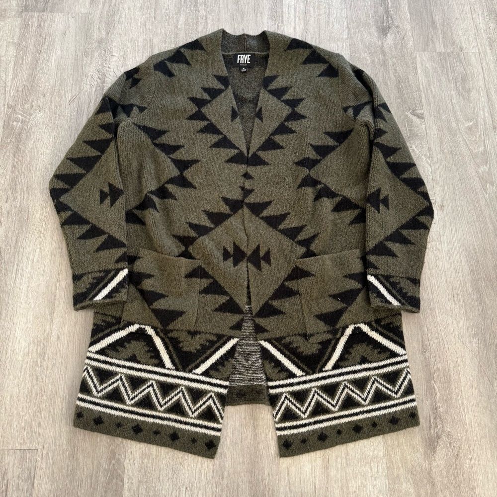 Frye Men's Black and Gray Patterned Sweater